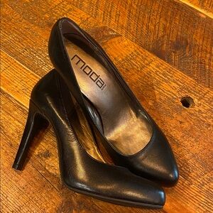 Moda Classic Black Heels